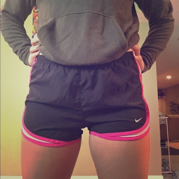 nike shorts - Picture 1 of 3